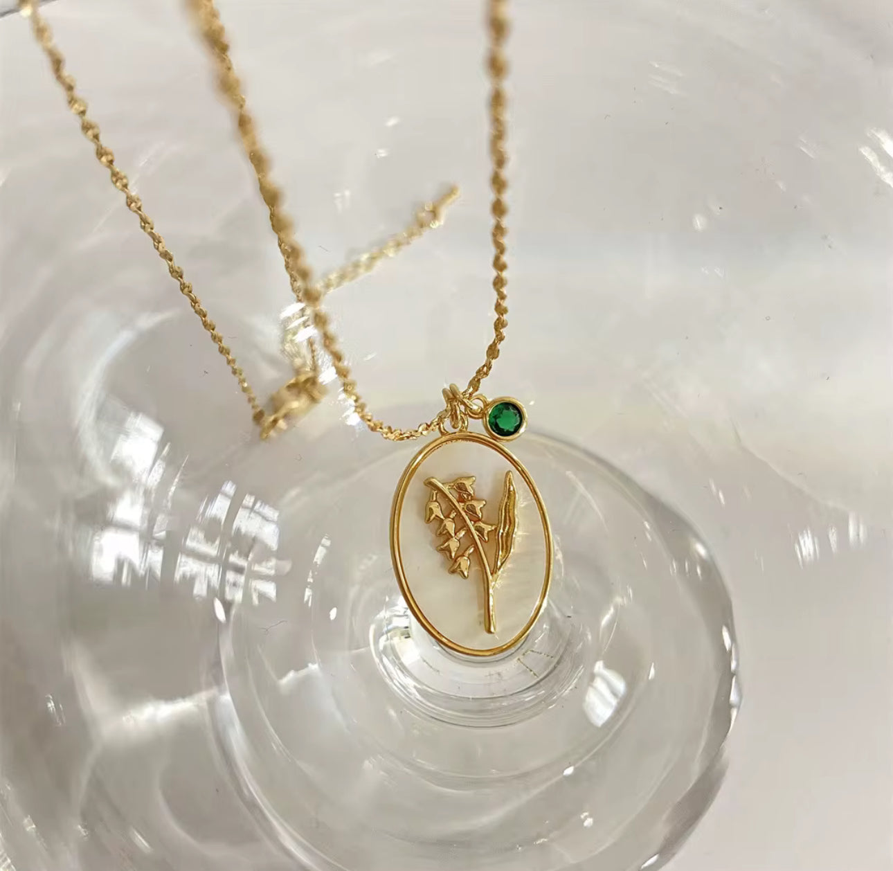 Médaillon de Muguet en Nacre